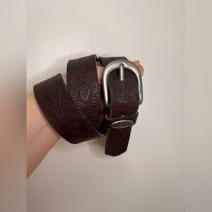 Vintage Levi’s brown embossed leather western belt , Floral Tooling 30-34